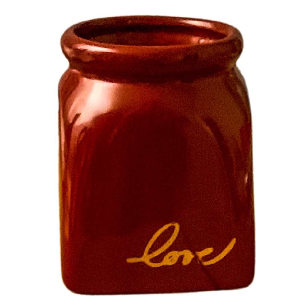 3/$15 ✨ Flash Sale. ‎ Valentine’s Day Vase - red love